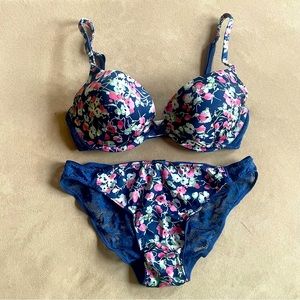 cK Bra and Panty Set - 32D, Small